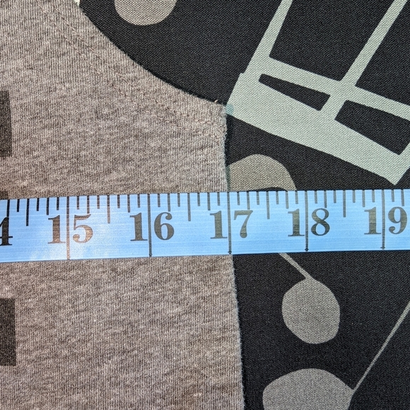 Biggie Tank Top 💭 - Picture 5 of 9